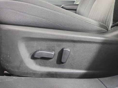 Used 2024 Nissan Altima 2.5 SV FWD image 30