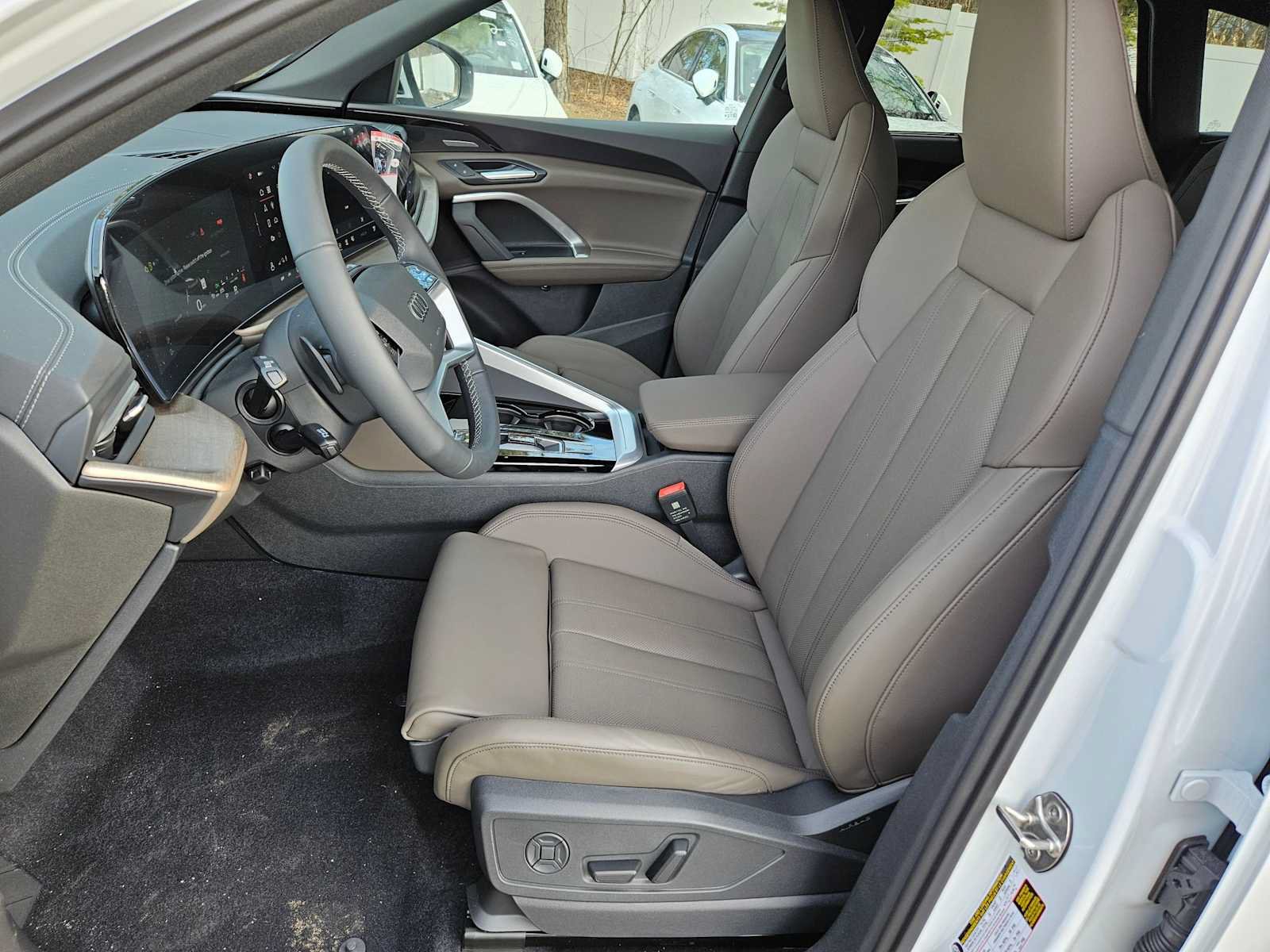 New 2025 Audi Q5 Premium Plus w/ Premium Plus AWD/4WD image 7