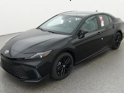 New 2026 Toyota Camry SE image 1