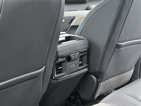 Used 2025 Chevrolet Silverado 1500 ZR2 w/ Technology Package image 31