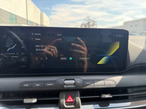 Used 2025 Kia K4 GT-Line w/ GT-Line Premium Package FWD image 22