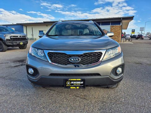 Used 2013 Kia Sorento LX w/ Convenience Pkg image 10