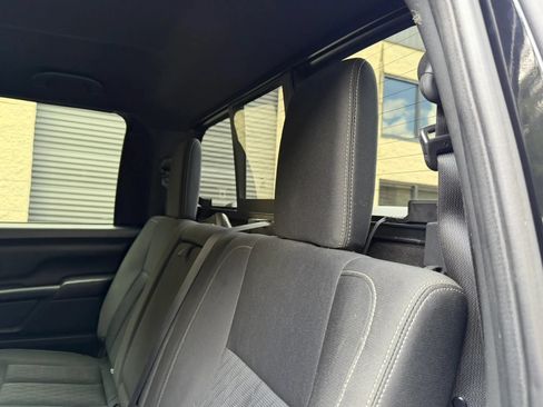 Used 2018 Nissan Titan SV w/ SV Convenience Package AWD/4WD image 32
