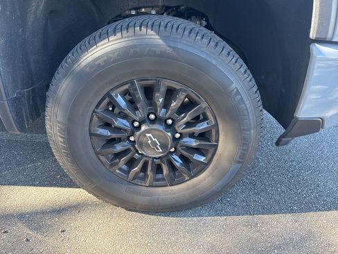 Used 2024 Chevrolet Silverado 2500 LTZ w/ LTZ Plus Package image 4