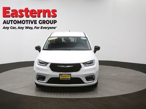 Used 2024 Chrysler Pacifica Select image 54