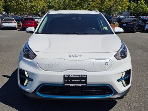 Certified 2022 Kia Niro EX FWD image 2