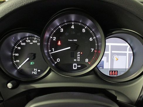 Certified 2025 Porsche Macan image 20