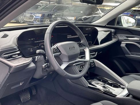 Certified 2025 Audi Q5 Premium w/ Convenience Package image 17