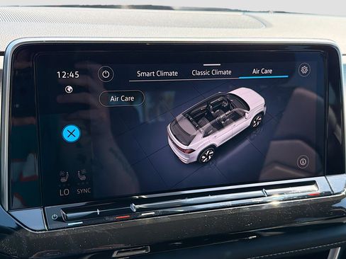 Used 2025 Volkswagen Atlas Cross Sport SE image 32