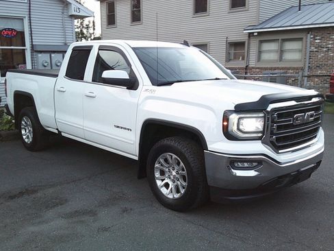 Used 2019 GMC Sierra 1500 SLE w/ SLE Value Package AWD/4WD image 4