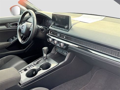 Used 2025 Honda Civic Sport image 26