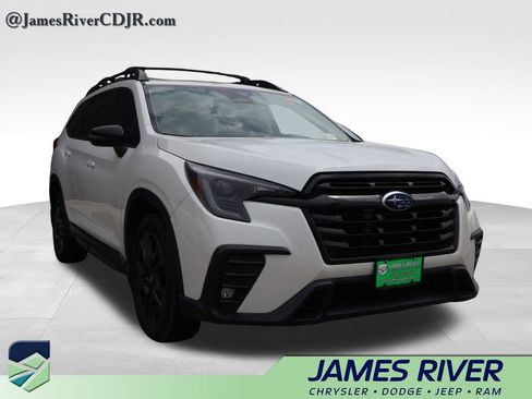 Used 2023 Subaru Ascent Onyx Edition AWD/4WD image 6