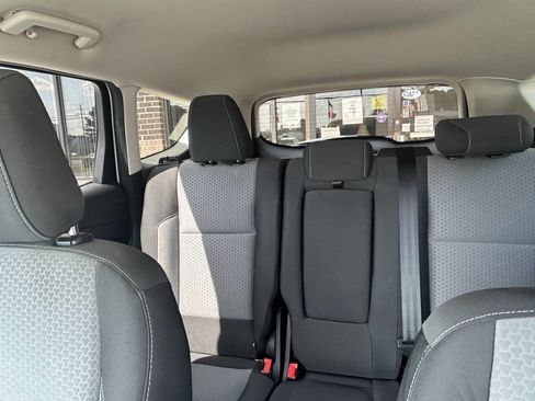 Used 2019 Ford Escape SE image 16