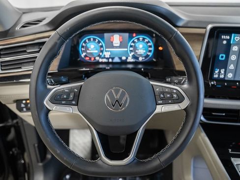 Used 2025 Volkswagen Atlas SE AWD/4WD image 25