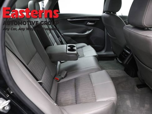 Used 2019 Chevrolet Impala LT FWD image 23