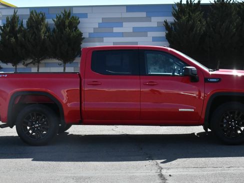Used 2025 GMC Sierra 1500 Elevation AWD/4WD image 9