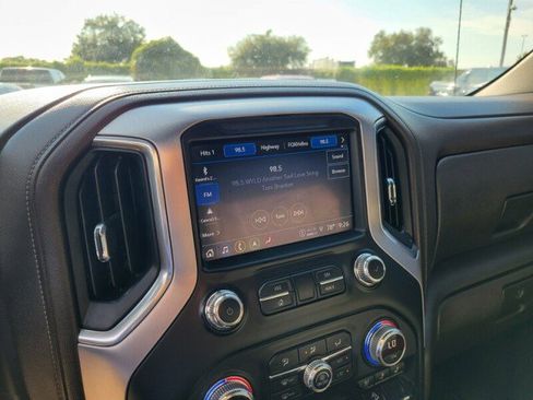 Used 2022 GMC Sierra 1500 SLT image 21