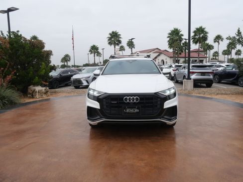 Used 2019 Audi Q8 Premium Plus w/ Premium Plus image 6