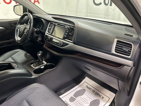 Used 2017 Toyota Highlander Plus image 13