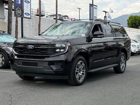 New 2026 Ford Expedition Max Active RWD image 4