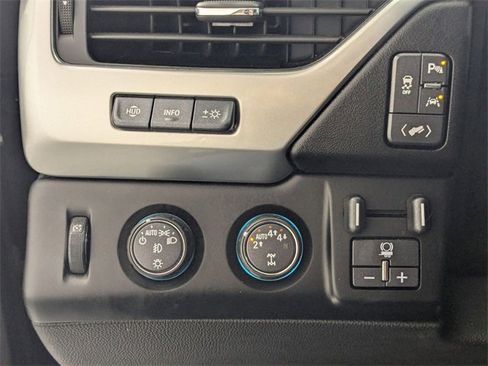 Used 2020 Chevrolet Suburban Premier w/ RST 6.2L Performance Edition image 17