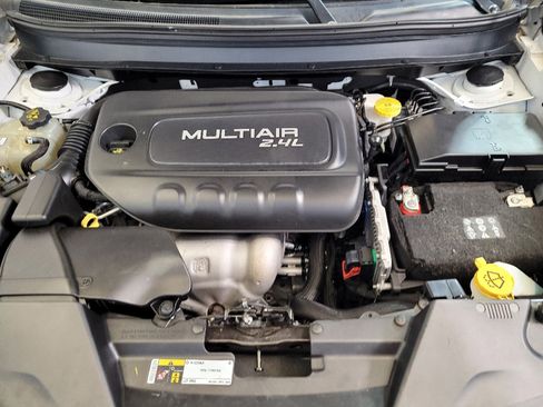 Used 2018 Jeep Cherokee Latitude FWD image 30
