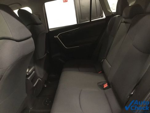 Used 2019 Toyota RAV4 LE image 29