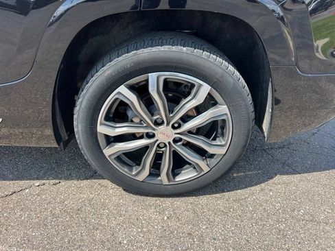 Used 2020 GMC Terrain Denali w/ Denali Premium Package AWD/4WD image 9