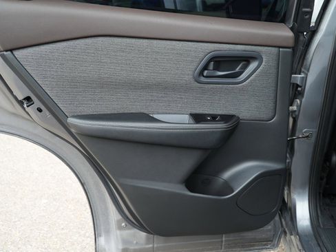 Used 2022 Nissan Rogue S FWD image 15