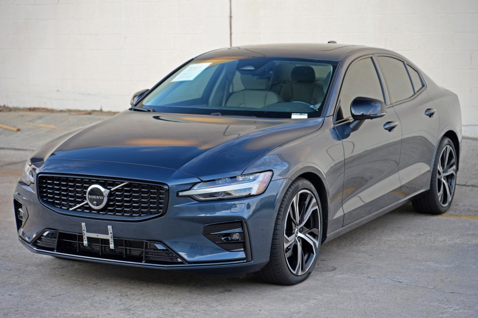 Used 2025 Volvo S60 B5 Plus w/ Climate Package FWD image 52