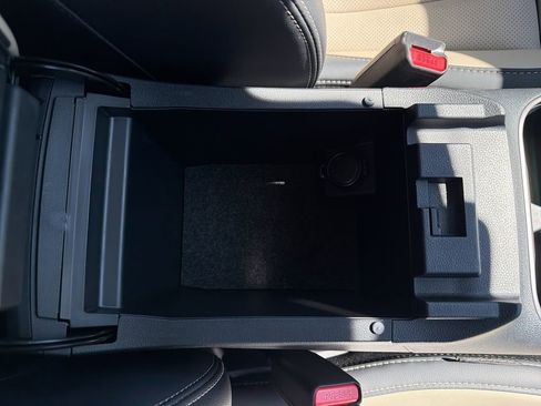 Certified 2025 Subaru Outback Limited image 29