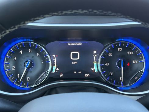 New 2026 Chrysler Pacifica Select image 22