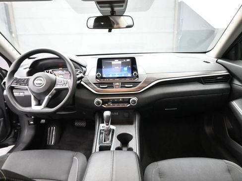 Used 2025 Nissan Altima 2.5 SV image 24