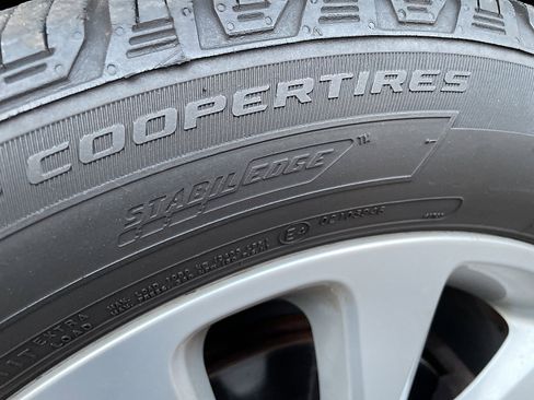 Used 2017 Jeep Grand Cherokee Limited image 24