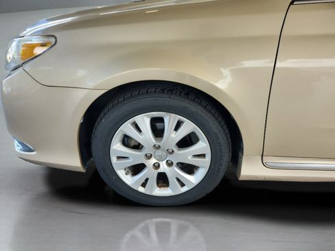 Used 2011 Toyota Avalon FWD image 10