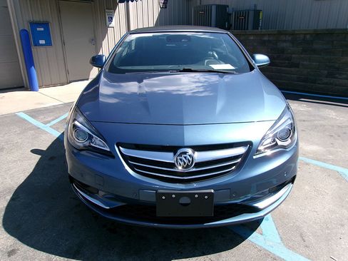 Used 2016 Buick Cascada Premium image 2