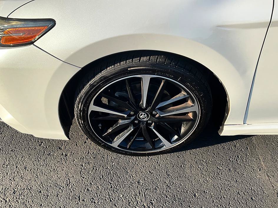 Used 2019 Toyota Camry XSE FWD image 11