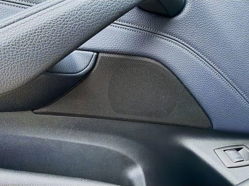 Used 2019 BMW 530i 530i w/ Convenience Package image 24