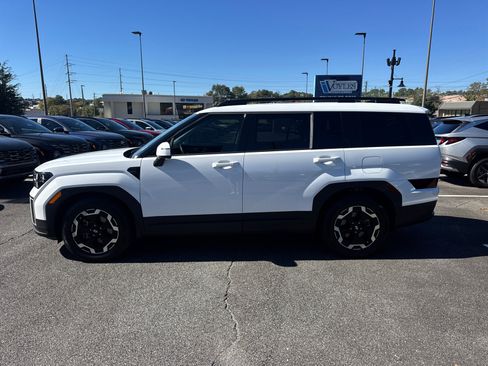 Used 2025 Hyundai Santa Fe SEL image 4