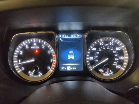 Used 2018 Nissan Titan SV w/ SV Convenience Package image 23