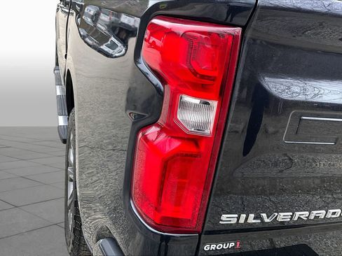 Used 2023 Chevrolet Silverado 1500 High Country w/ Z71 Off-Road Package AWD/4WD image 28