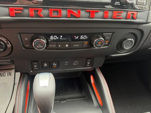 New 2026 Nissan Frontier PRO-4X w/ Pro-4x Convenience Package AWD/4WD image 18