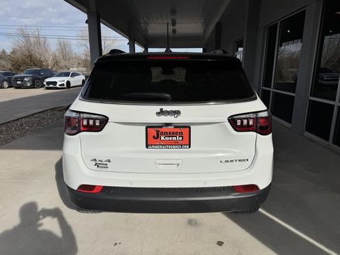 Used 2024 Jeep Compass Limited image 6