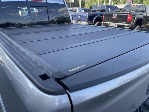 Used 2020 RAM 1500 Laramie RWD image 43
