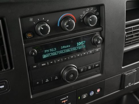 Used 2022 GMC Savana 3500 Extended w/ Driver Convenience Package RWD image 24