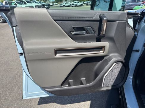 Used 2025 GMC Hummer EV 3X AWD/4WD image 29