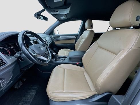 Used 2020 Volkswagen Atlas Cross Sport SE image 13