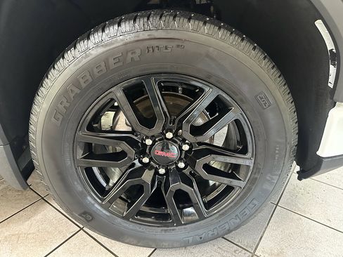Certified 2023 GMC Sierra 1500 Pro w/ Graphite Edition image 17