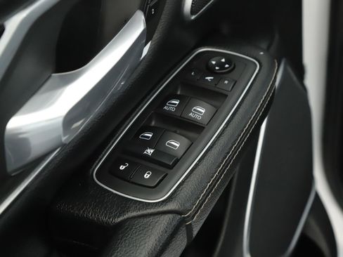 Used 2020 RAM 1500 Laramie image 7