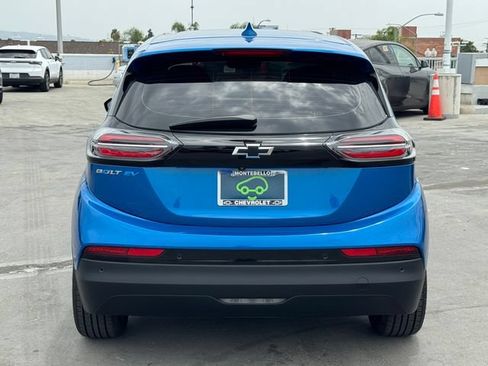 Certified 2022 Chevrolet Bolt LT FWD image 3